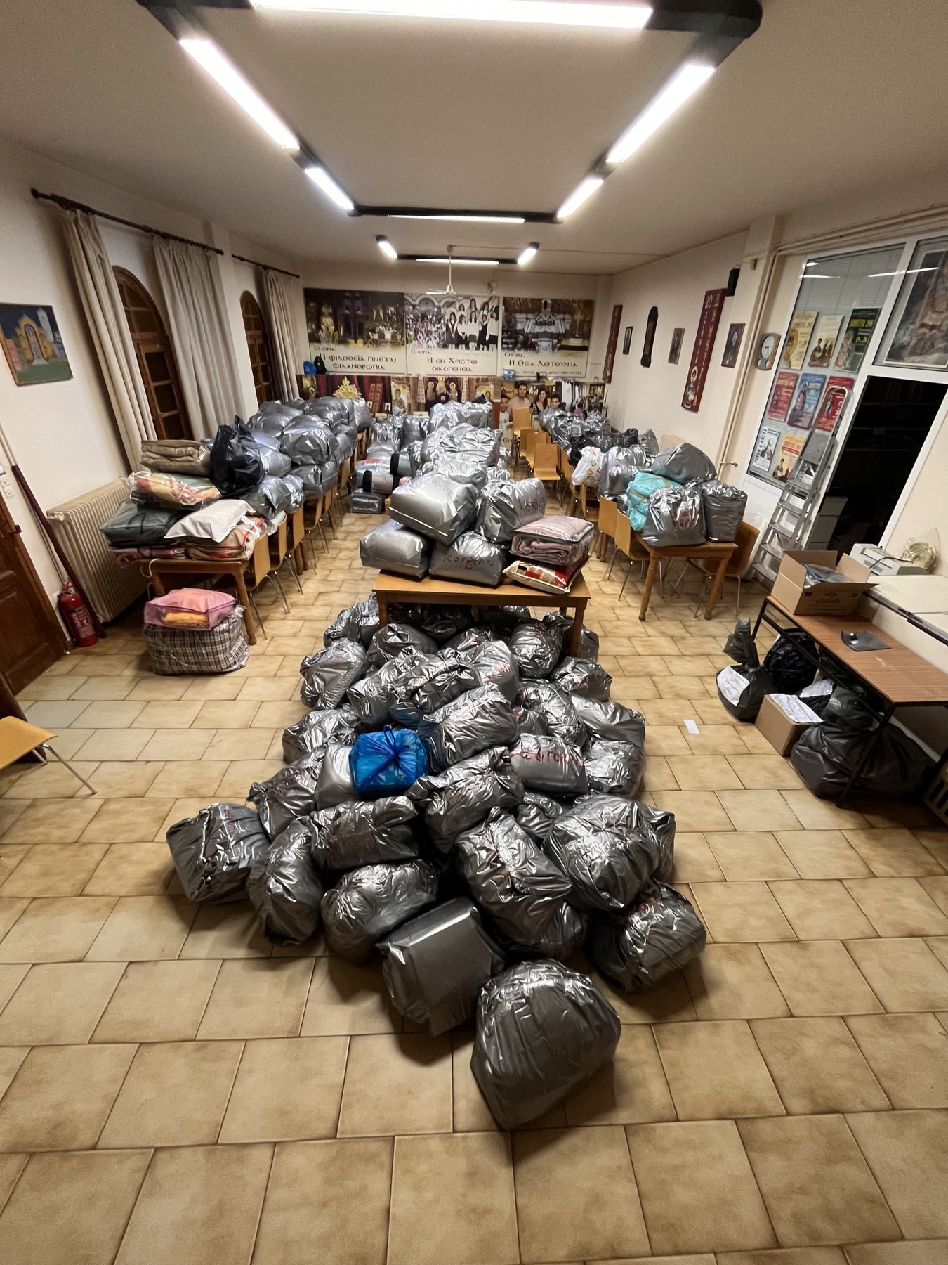 Αξιοθαύμαστη βοήθεια της ενορίας μας στους πλημμυροπαθείς αδελφούς μας